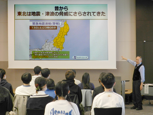 講演する舩渡教授