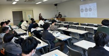 図2.就活について説明している様子