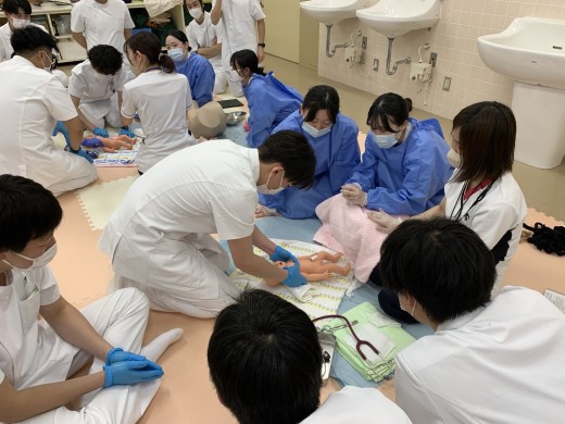新生児の観察・処置も実践しました