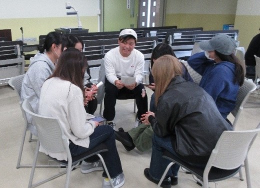 座談会の様子①　