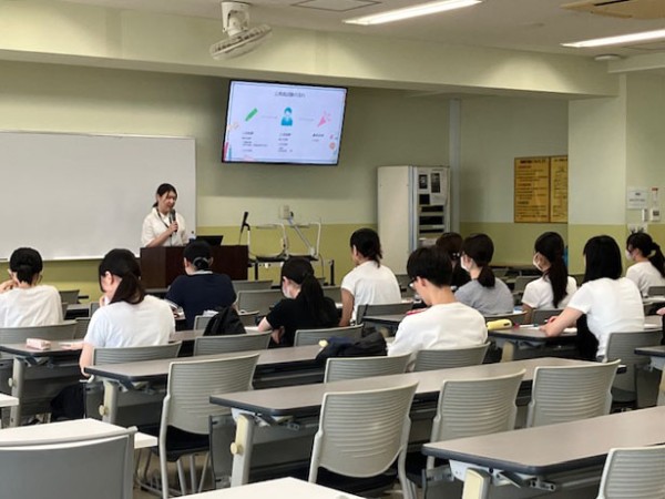 【保健看護学科】行政保健師をめざす3年生向けに「公務員試験対策ガイダンス」を開催しました