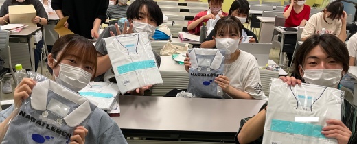 マスク越しですが、皆さん嬉しそうです。