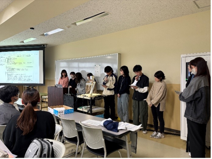保健看護学科・リハビリテーション学科・福祉心理学科で合同授業を行いました！ 