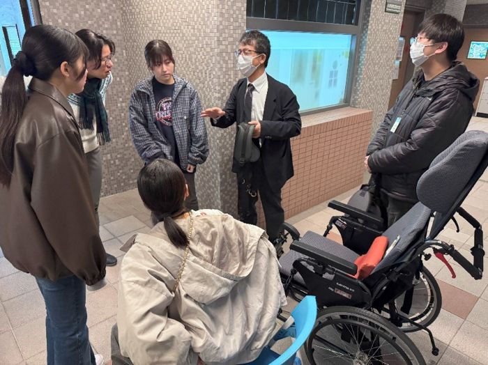 授業内での車椅子移乗技術に関する意見交換