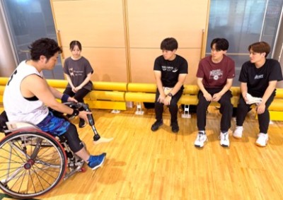 【理学療法学専攻】「理学療法士の社会活動」の授業で宮城MAXの練習を見学しました！