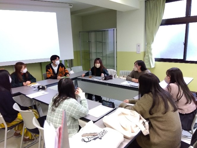 保健看護・リハビリテーション・福祉心理学科で合同授業を行いました
