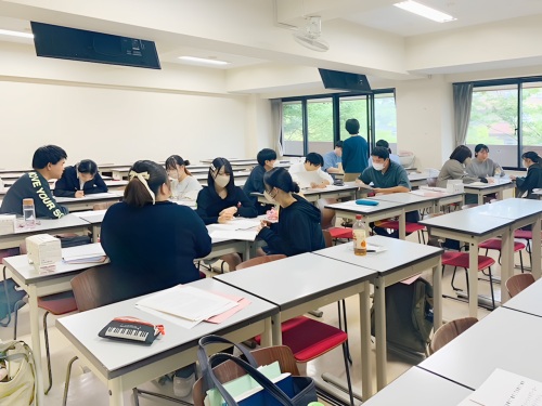 スクールソーシャルワーク実習に向けての事前指導の教室の様子