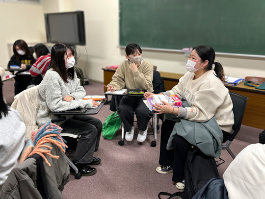 【社会福祉士　ゼミ活動】ソーシャルワーク演習ゼミで、3年生と4年生が情報交換会を実施（高野亜紀子ゼミ）