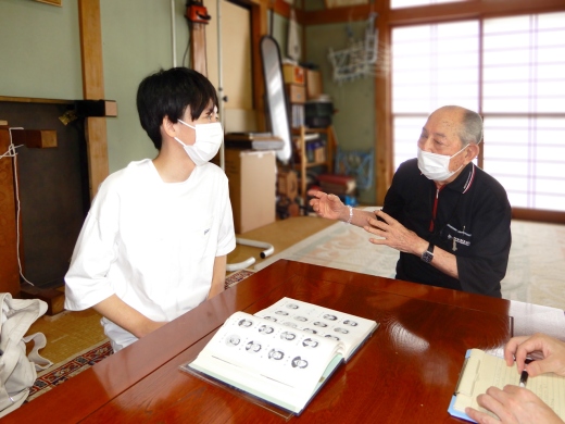 小原さんへのインタビューの様子。3年連続で訪問させていただきました。