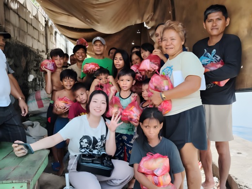 【学生の活動紹介】「子どもたちの笑顔をつくりたい」社会福祉学科3年の飛田彩夢さんが、海外支援活動でフィリピンの児童養護施設を訪問