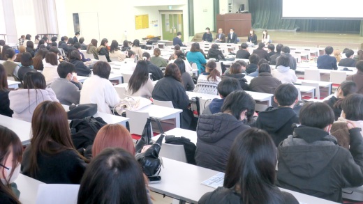 実習指導者や宮城県精神保健福祉士協会の皆さまにもご参加いただいた報告会