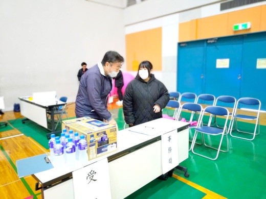 受付で申込みをした子どもたちを対応します