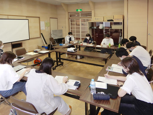 川井地区の専門職の方々との座談会の様子（川井地域振興センターにて）