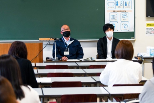 講話中の加藤先生