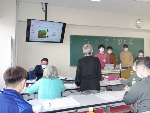 「つるがや畑プロジェクト」のメンバーからコメントをいただいている様子