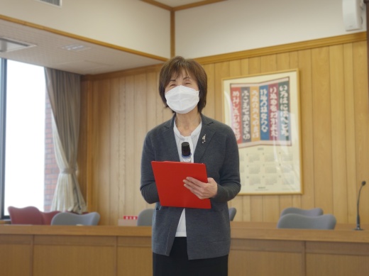 社会福祉学科会議でご挨拶される渋谷るり子先生