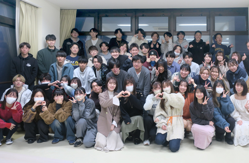 関川ゼミ２～4年生全員で集合写真