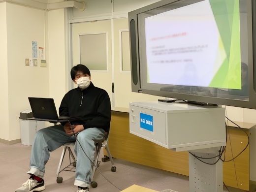 講義する玉城さん