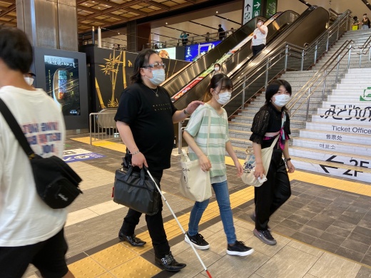 障害を抱えた方を、目的地まで案内