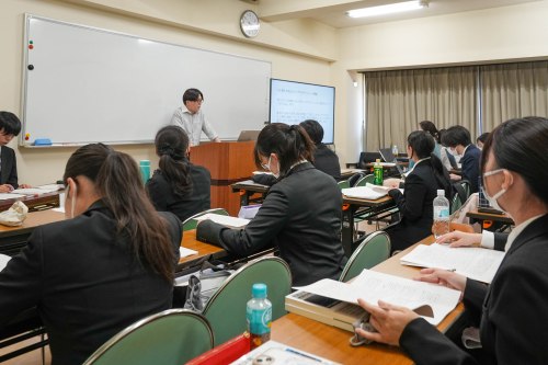 【学び】令和8年度修士論文構想発表会を開催 / 大学院 臨床心理学分野