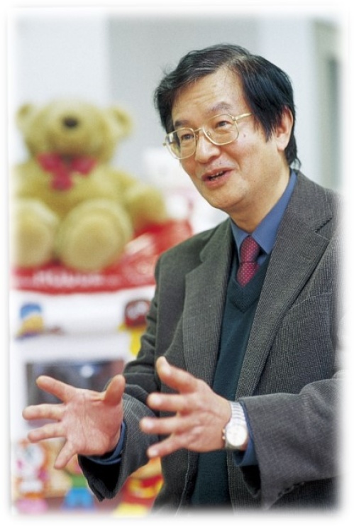 【報告】宇田川名誉教授が日本箱庭療法学会学会賞を受賞