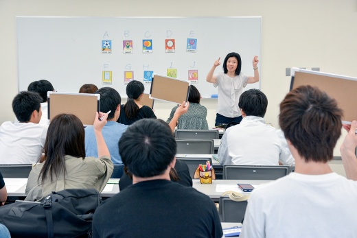 「英語活動の指導法」伊勢恵准教授