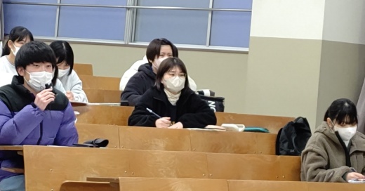 発表に対して感想を述べ共有し合う
