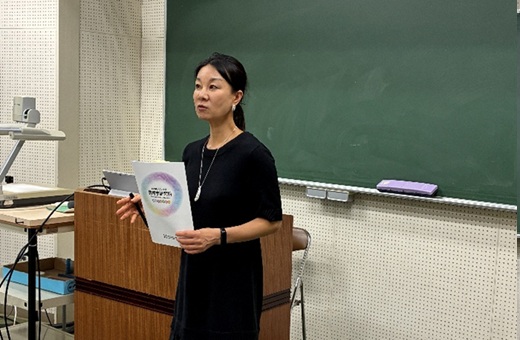 特別支援教育の学びについて説明する黄教授（１）