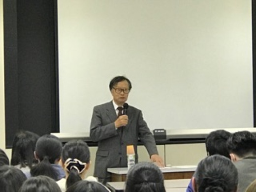 新学習指導要領について講義される北俊夫教授
