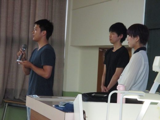 活動に参加している学生の話