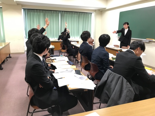 児童役との対話を通して学ぶ