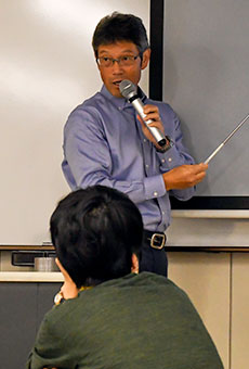 【研究】水野准教授が学内公募型研究助成の成果報告会を行いました