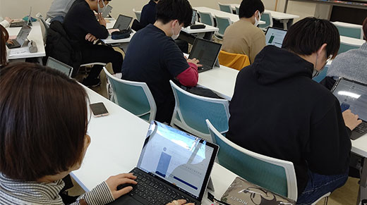 初等教育専攻 三浦和美 教授『コロナ禍におけるアクティブラーニングの模索 ～プロジェクト機能を活用した講義実践～』