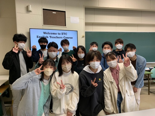 英語科コース1、2年生集合写真