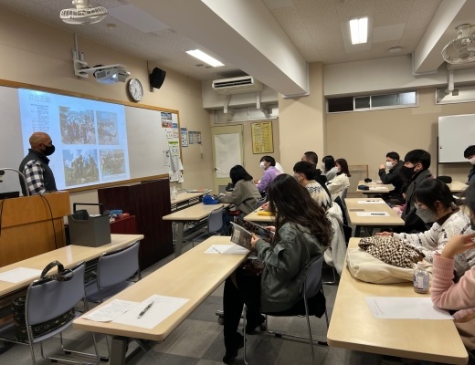 コノネンコ氏の講話の様子
