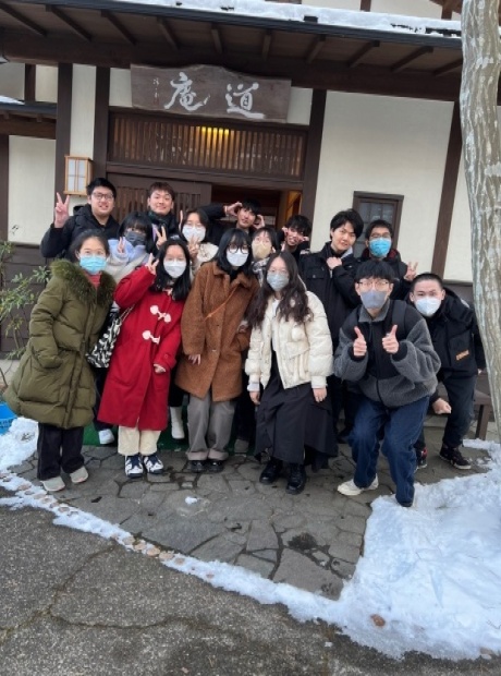 道庵前にて集合写真