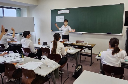 算数の模擬授業：「広さの表し方を考えよう」（4年生対象）