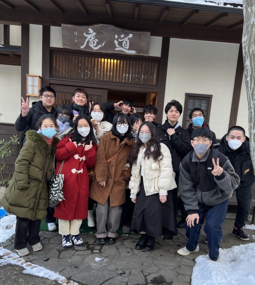 茶の文化を学びつつ、学内の「道庵」で一期一会の茶会を楽しむ