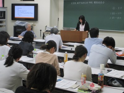 大学院生による発表の様子