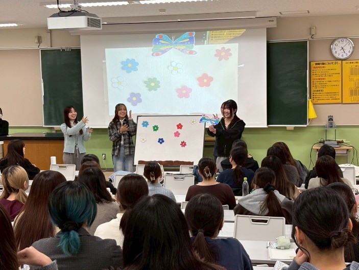 青木ゼミ パネルシアター「はらぺこあおむし」