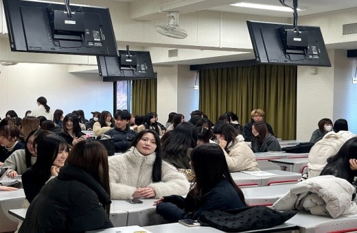 1、2年生が交流する様子①