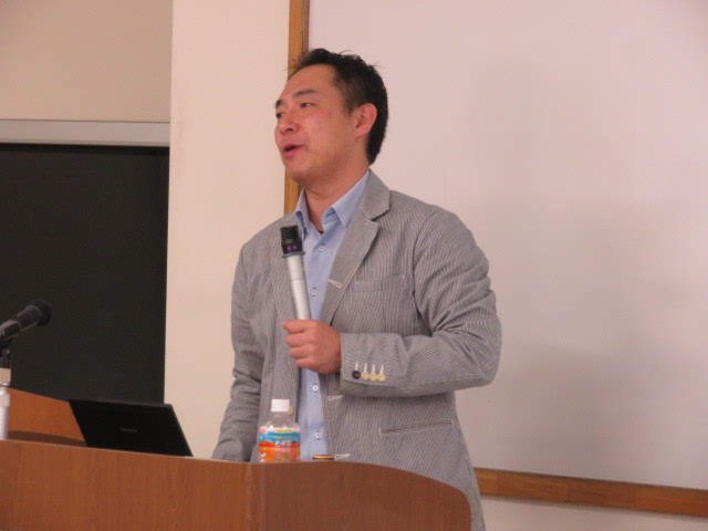 講義を行う林先生