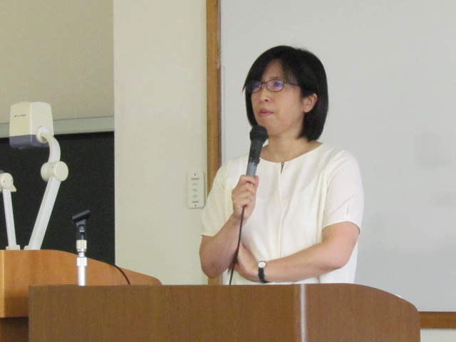 講義を行う中島先生