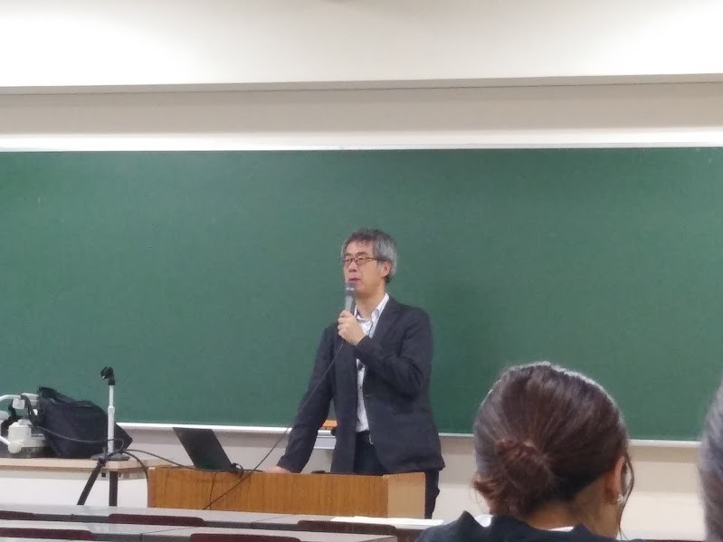 講義を行う平川先生