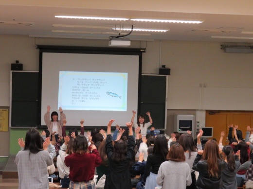 ３．高野ゼミ　『みんなもできるかな！？わくわくたのしいあそびうた』