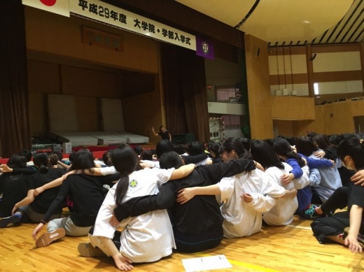 みんなで肩を組んで歌ったり、とても楽しかったです１