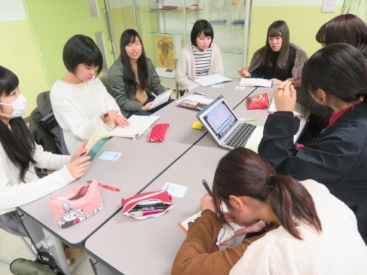 プロジェクト創立に向けて真剣な話し合い