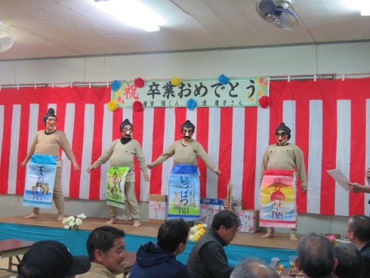 ユーモア溢れる四股踏み