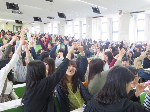 たくさん手遊びやふれあい遊びなどを教えていただきました！