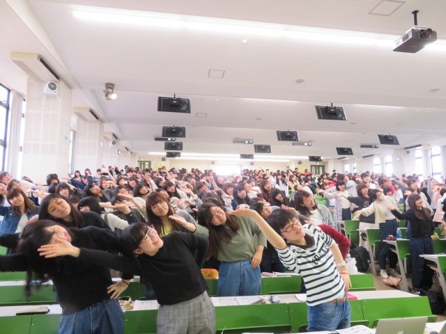 みんなで楽しく歌ったり踊ったりしました！